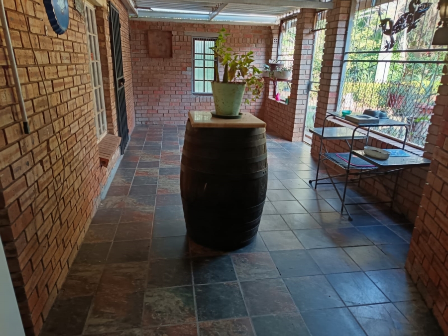 6 Bedroom Property for Sale in Cashan North West